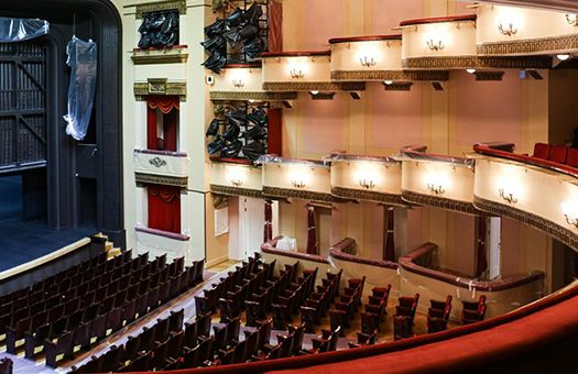 Мебельная фабрика «8 Марта» обновила кресла в зрительном зале театра им. Евгения Вахтангова